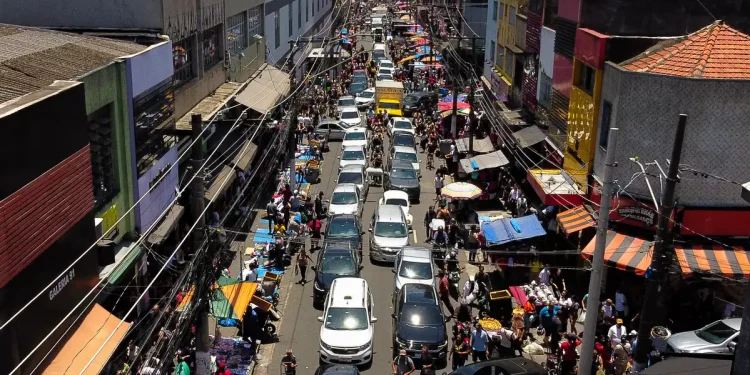Brasil aprueba reducir la semana laboral de seis a cinco días
