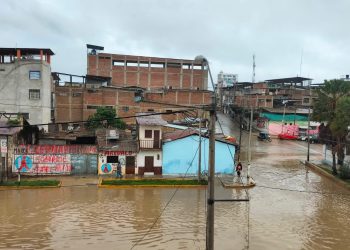 Piura y Tumbes seguirán soportando fuertes lluvias en los próximos días, según Senamhi